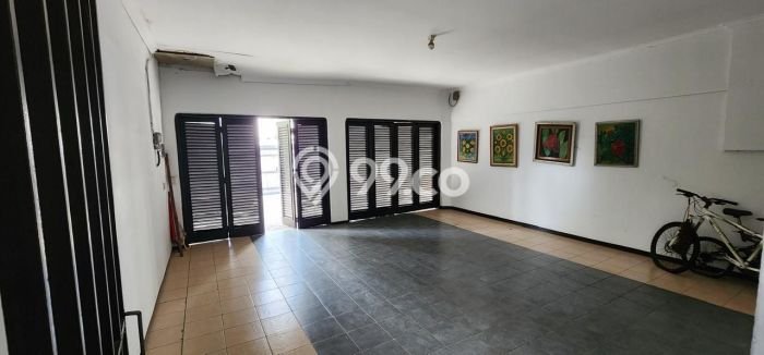 Hunian Mewah LB 450m2 Siap Pakai Desain Elegan di Cipete, Jakarta Selatan Hunian Mewah LB 450m2 Siap Pakai Desain Elegan di Cipete, Jakarta Selatan