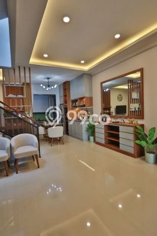 Rumah Luxury Modern Tanpa Renovasi di Pondok Indah Jakarta Selatan Rumah Luxury Modern Tanpa Renovasi di Pondok Indah Jakarta Selatan