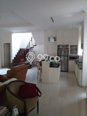 Rumah Mewah LB 350m2 Siap Pakai Desain Elegan di Bintaro, Tangerang Selatan Rumah Mewah LB 350m2 Siap Pakai Desain Elegan di Bintaro, Tangerang Selatan