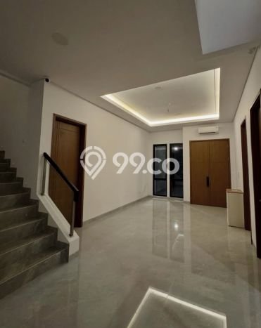 Rumah Eksklusif Siap Huni LT 261m2 di BSD, Tangerang Selatan Rumah Eksklusif Siap Huni LT 261m2 di BSD, Tangerang Selatan