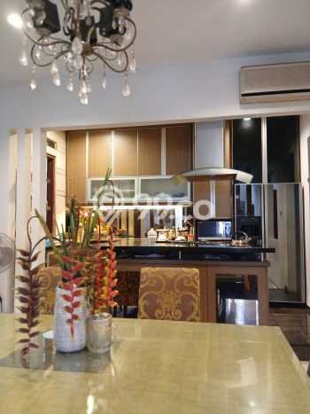 Rumah Mewah LB 320m2 Siap Pakai Desain Elegan di Bintaro, Tangerang Selatan Rumah Mewah LB 320m2 Siap Pakai Desain Elegan di Bintaro, Tangerang Selatan