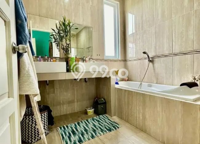 For Sale! Luxury House LT 440m2 Desain Elegan di Lebak Bulus For Sale! Luxury House LT 440m2 Desain Elegan di Lebak Bulus