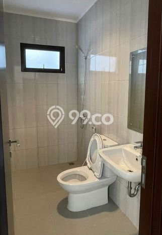 Rumah Elit LB 135m2 Siap Huni Desain Elegan di BSD, Tangerang Rumah Elit LB 135m2 Siap Huni Desain Elegan di BSD, Tangerang