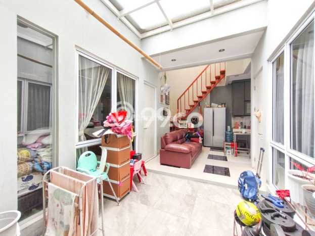 Dijual Rumah Premium dengan Fasilitas Sekitar Komplit di Cipondoh, Tangerang Dijual Rumah Premium dengan Fasilitas Sekitar Komplit di Cipondoh, Tangerang
