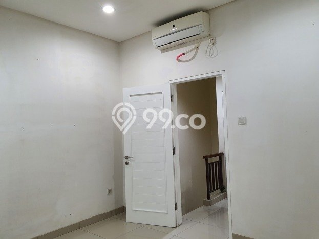 Disewakan! Rumah 2 Kamar Tidur &
2 Kamar Mandi di Puri Mansion, Jakarta Barat Disewakan! Rumah 2 Kamar Tidur &
2 Kamar Mandi di Puri Mansion, Jakarta Barat