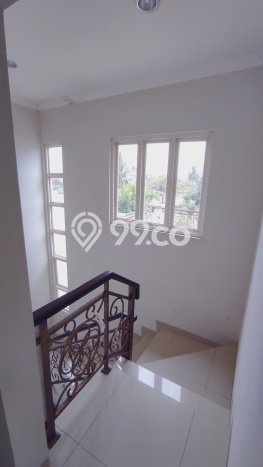 Rumah Mewah LB 230m2 Siap Huni Desain Elegan di Alam Sutera, Tangerang Rumah Mewah LB 230m2 Siap Huni Desain Elegan di Alam Sutera, Tangerang