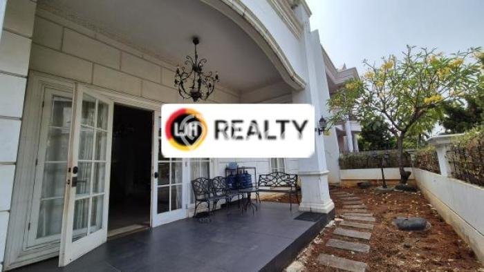 Rumah Lingkungan Asri di Kelapa Gading, Jakarta Utara, Luas 255m² Bangunan 320m² Rumah Lingkungan Asri di Kelapa Gading, Jakarta Utara, Luas 255m² Bangunan 320m²