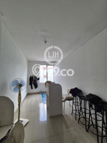 Rumah Elit Modern Tanpa Renovasi di Pulomas Jakarta Timur Rumah Elit Modern Tanpa Renovasi di Pulomas Jakarta Timur