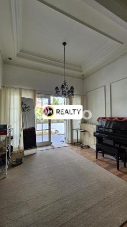Rumah Lingkungan Asri di Kelapa Gading, Jakarta Utara, Luas 255m² Bangunan 320m² Rumah Lingkungan Asri di Kelapa Gading, Jakarta Utara, Luas 255m² Bangunan 320m²