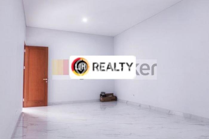 DIJUAL CEPAT! Rumah Asri area Kelapa Gading, Jakarta Utara, Luas 187m² LB 0m² Bisa Nego! DIJUAL CEPAT! Rumah Asri area Kelapa Gading, Jakarta Utara, Luas 187m² LB 0m² Bisa Nego!