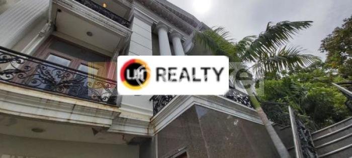 SPECIAL OFFER! Rumah Asri di Kelapa Gading, Luas 550m² Bangunan 1000m² SPECIAL OFFER! Rumah Asri di Kelapa Gading, Luas 550m² Bangunan 1000m²