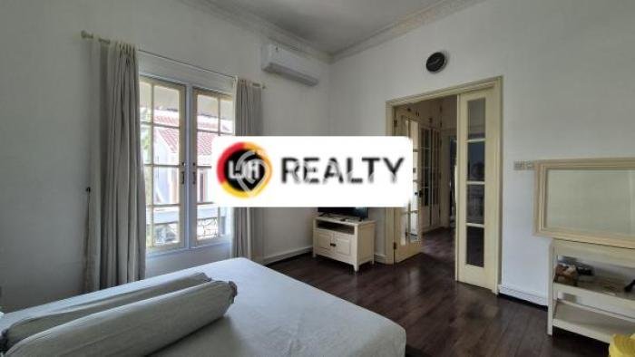 Rumah Lingkungan Asri di Kelapa Gading, Jakarta Utara, Luas 255m² Bangunan 320m² Rumah Lingkungan Asri di Kelapa Gading, Jakarta Utara, Luas 255m² Bangunan 320m²