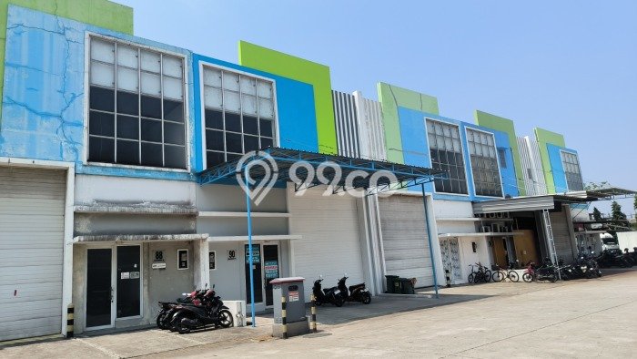 Unit Gudang Disewakan di Daan Mogot di Area Ramai & Strategis Unit Gudang Disewakan di Daan Mogot di Area Ramai & Strategis