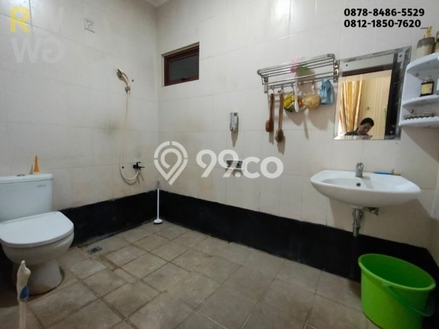 For Sale! Luxury House LT 200m2 Desain Elegan di Grand Wisata For Sale! Luxury House LT 200m2 Desain Elegan di Grand Wisata