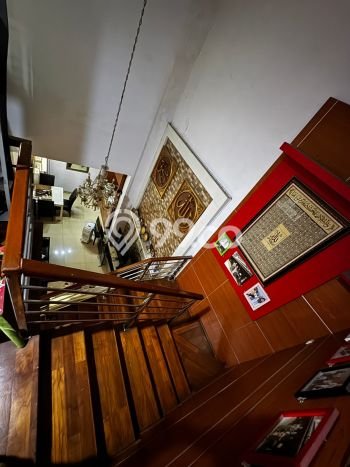 Rumah Elit LB 250m2 Siap Pakai Desain Elegan di Grand Wisata, Bekasi Rumah Elit LB 250m2 Siap Pakai Desain Elegan di Grand Wisata, Bekasi