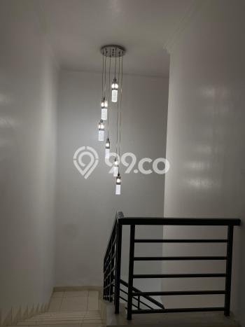 RARE UNIT! Rumah di Grand Wisata, 3 KT, Pemandangan Kota, LT 180m2m² Bangunan 150m2m² RARE UNIT! Rumah di Grand Wisata, 3 KT, Pemandangan Kota, LT 180m2m² Bangunan 150m2m²