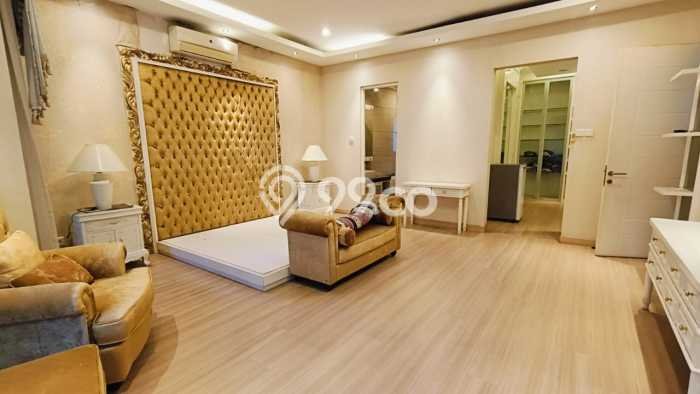 Rumah Elit Modern Tanpa Renovasi di Grand Wisata Bekasi Rumah Elit Modern Tanpa Renovasi di Grand Wisata Bekasi