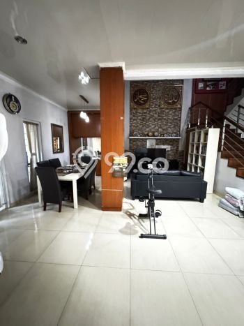 Rumah Elit LB 250m2 Siap Pakai Desain Elegan di Grand Wisata, Bekasi Rumah Elit LB 250m2 Siap Pakai Desain Elegan di Grand Wisata, Bekasi