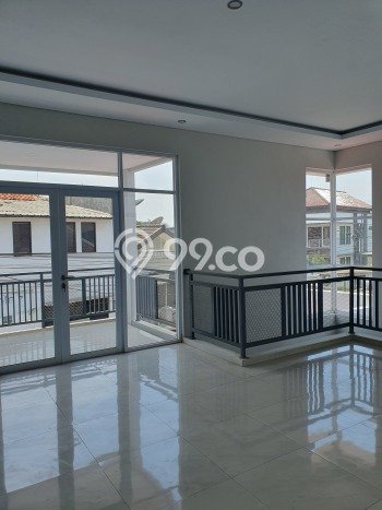 For Sale! Luxury House LT 157m2 Desain Elegan di Soekarno Hatta For Sale! Luxury House LT 157m2 Desain Elegan di Soekarno Hatta