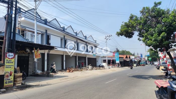 LOKASI STRATEGIS! Ruko di Pekalongan Selatan, Luas 224m², Pusat Bisnis, Mainroad LOKASI STRATEGIS! Ruko di Pekalongan Selatan, Luas 224m², Pusat Bisnis, Mainroad