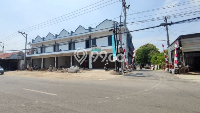LOKASI STRATEGIS! Ruko di Pekalongan Selatan, Luas 224m², Pusat Bisnis, Mainroad LOKASI STRATEGIS! Ruko di Pekalongan Selatan, Luas 224m², Pusat Bisnis, Mainroad