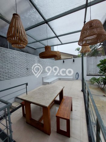 Rumah Elit Modern Tanpa Renovasi di Pondok Indah Jakarta Selatan Rumah Elit Modern Tanpa Renovasi di Pondok Indah Jakarta Selatan