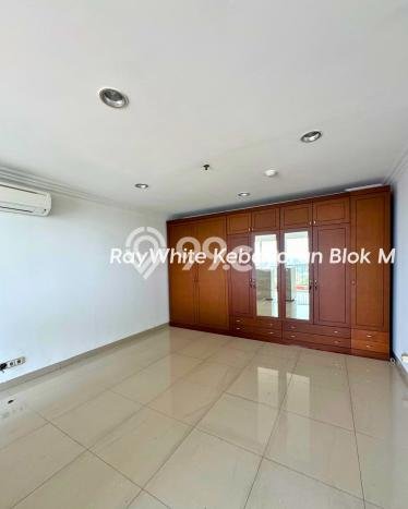 Hunian Apartemen Eksklusif untuk Dijual di Jakarta Selatan dengan 3 BR & 2 Kamar Mandi Hunian Apartemen Eksklusif untuk Dijual di Jakarta Selatan dengan 3 BR & 2 Kamar Mandi