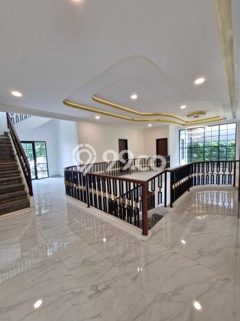Jual Rumah Mewah Elegan Dengan View Eksklusif di Tomang, Jakarta Barat Jual Rumah Mewah Elegan Dengan View Eksklusif di Tomang, Jakarta Barat
