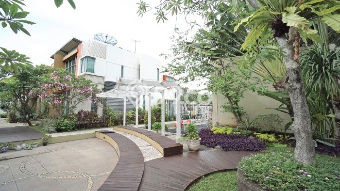 Ready to Use! Premium House LT 86m2 Desain Modern di Tomang Ready to Use! Premium House LT 86m2 Desain Modern di Tomang
