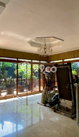 Rumah Mewah LB 500m2 Siap Huni Desain Elegan di Tomang, Jakarta Barat Rumah Mewah LB 500m2 Siap Huni Desain Elegan di Tomang, Jakarta Barat