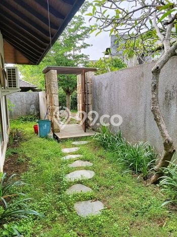 Vila Strategis di , Dimensi 380m2m², Lingkungan Nyaman untuk Anda Vila Strategis di , Dimensi 380m2m², Lingkungan Nyaman untuk Anda