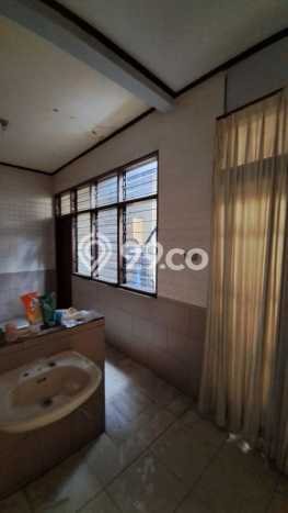 Rumah Elit Modern Siap Huni di Surabaya Kota Surabaya Rumah Elit Modern Siap Huni di Surabaya Kota Surabaya