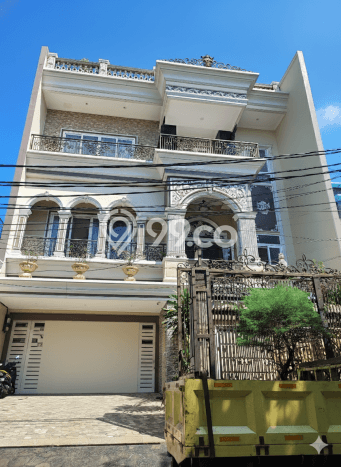 Dijual Rumah Mewah Megah Dengan View Eksklusif di Sunter, Jakarta Utara Dijual Rumah Mewah Megah Dengan View Eksklusif di Sunter, Jakarta Utara
