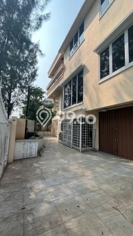 Rumah Mewah LB 720m2 Siap Pakai Desain Elegan di Sunter, Jakarta Utara Rumah Mewah LB 720m2 Siap Pakai Desain Elegan di Sunter, Jakarta Utara
