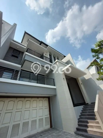 Hunian Elit LB 550m2 Siap Pakai Desain Elegan di Permata Buana, Jakarta Barat Hunian Elit LB 550m2 Siap Pakai Desain Elegan di Permata Buana, Jakarta Barat