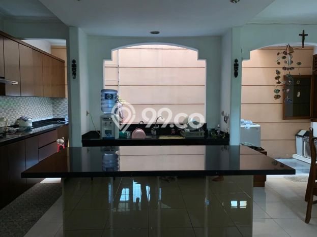 For Sale! Luxury House LT 217m2 Desain Elegan di Meruya For Sale! Luxury House LT 217m2 Desain Elegan di Meruya