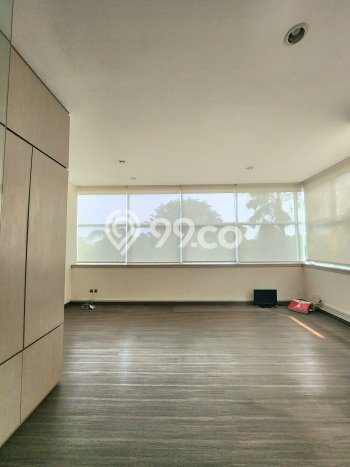 Ruko Dijual di Prime Area Jakarta Barat Luas 360m2 Ruko Dijual di Prime Area Jakarta Barat Luas 360m2