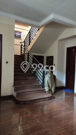 Ready to Use! Luxury House LT 450m2 Desain Elegan di Puri Indah Ready to Use! Luxury House LT 450m2 Desain Elegan di Puri Indah