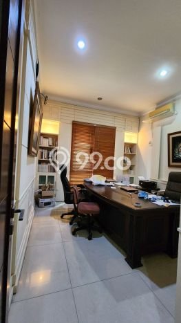 Ready to Use! Luxury House LT 450m2 Desain Elegan di Puri Indah Ready to Use! Luxury House LT 450m2 Desain Elegan di Puri Indah