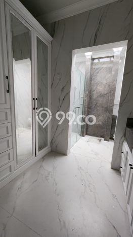 Rumah Luxury Modern Siap Huni di Puri Indah Jakarta Barat Rumah Luxury Modern Siap Huni di Puri Indah Jakarta Barat