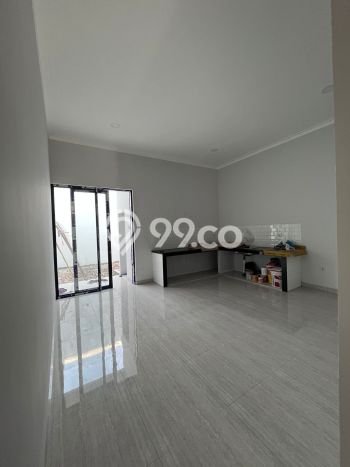 Rumah Luas Asri 3 KT Siap Pakai di Meruya Jakarta Barat Rumah Luas Asri 3 KT Siap Pakai di Meruya Jakarta Barat