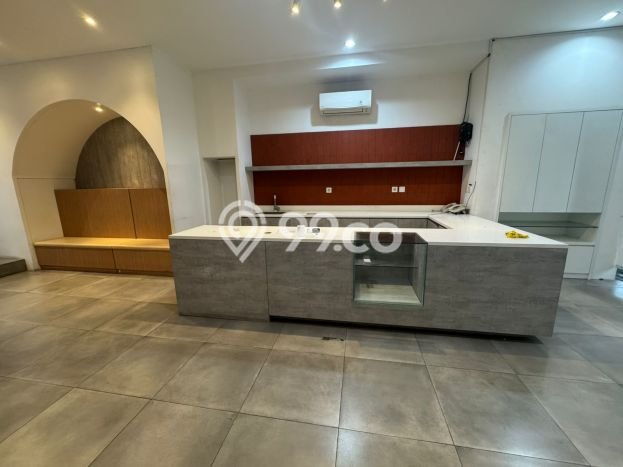 Ruko Dijual di Prime Area Jakarta Barat Luas 360m2 Ruko Dijual di Prime Area Jakarta Barat Luas 360m2