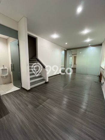 Ruko Dijual di Prime Area Jakarta Barat Luas 360m2 Ruko Dijual di Prime Area Jakarta Barat Luas 360m2