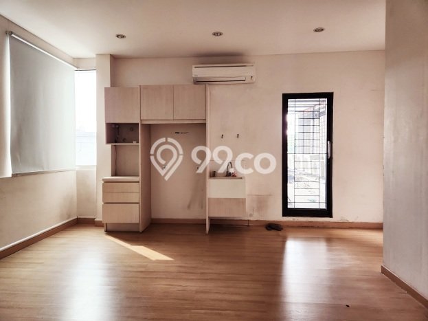 Ruko Dijual di Prime Area Jakarta Barat Luas 360m2 Ruko Dijual di Prime Area Jakarta Barat Luas 360m2