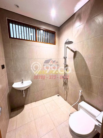 Sewa Rumah Harga Terjangkau di Kav DKI Jakarta Barat Punya 5 Kamar Tidur Sewa Rumah Harga Terjangkau di Kav DKI Jakarta Barat Punya 5 Kamar Tidur