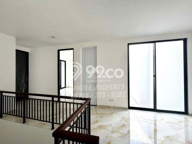 Ready to Use! Premium House LT 110m2 Desain Elegan di Villa Meruya Ready to Use! Premium House LT 110m2 Desain Elegan di Villa Meruya