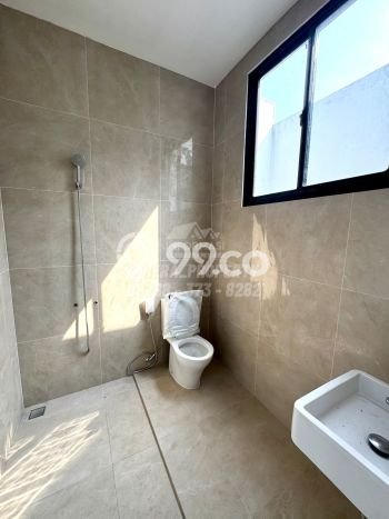 Ready to Use! Premium House LT 110m2 Desain Elegan di Villa Meruya Ready to Use! Premium House LT 110m2 Desain Elegan di Villa Meruya