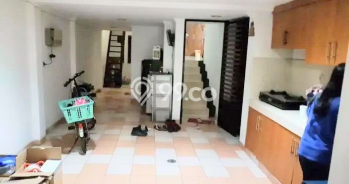 Jual Rumah Luas Elegan Dengan View Eksklusif di Puri Indah, Jakarta Barat Jual Rumah Luas Elegan Dengan View Eksklusif di Puri Indah, Jakarta Barat