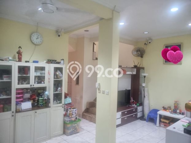 Hunian Mewah Dijual LT 120m2 di Kebon Jeruk, Jakarta Barat Hunian Mewah Dijual LT 120m2 di Kebon Jeruk, Jakarta Barat