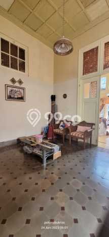 Rumah LT 261m2m² Harga Menarik di Gatot Subroto, Bandung Rumah LT 261m2m² Harga Menarik di Gatot Subroto, Bandung